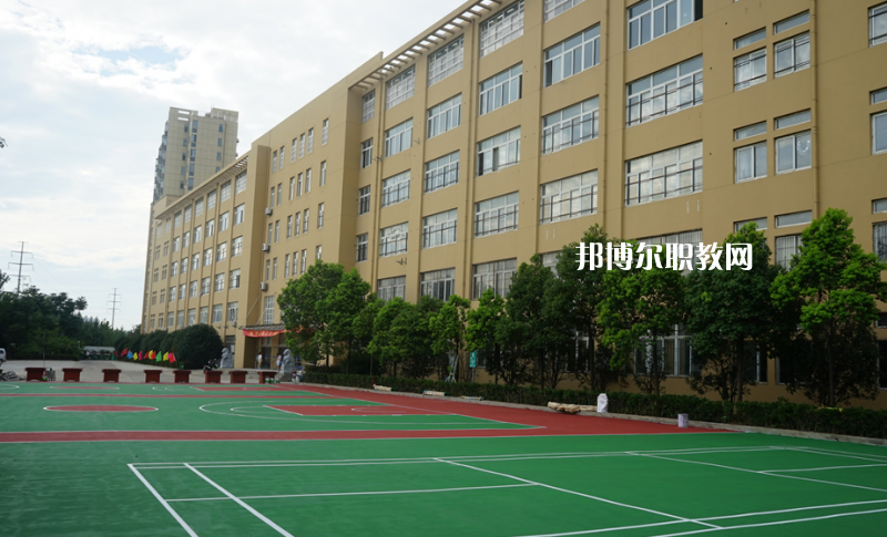 云南廣播電視學(xué)校2022年學(xué)費(fèi)、收費(fèi)多少