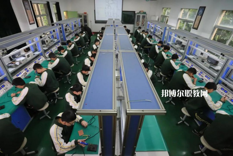 東莞商業(yè)學(xué)校2022年報(bào)名條件、招生要求、招生對(duì)象