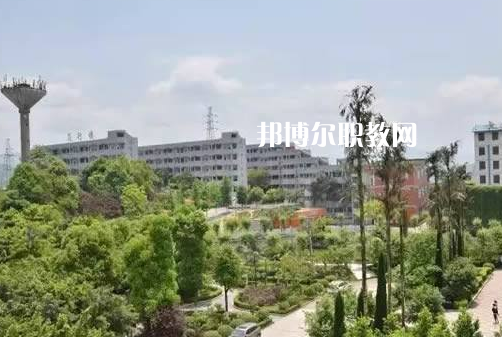 大理衛(wèi)生學(xué)校2022年招生辦聯(lián)系電話(huà)
