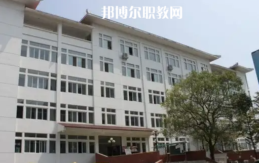 恩施衛(wèi)生學(xué)校2022年報(bào)名條件、招生要求、招生對象