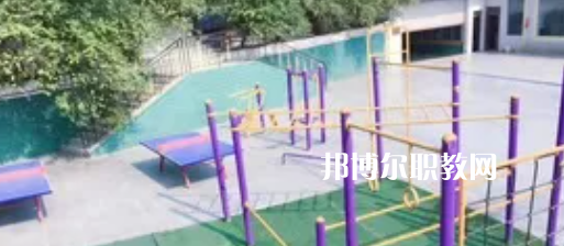 威遠(yuǎn)縣聯(lián)想職業(yè)技術(shù)學(xué)校2023年學(xué)費(fèi)、收費(fèi)多少