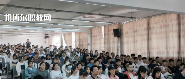峨邊彝族自治縣職業(yè)高級(jí)中學(xué)校2023年學(xué)費(fèi)、收費(fèi)多少