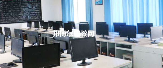 眉山市華興技工學(xué)校地址在哪里，哪個(gè)地區(qū)，哪個(gè)城市?