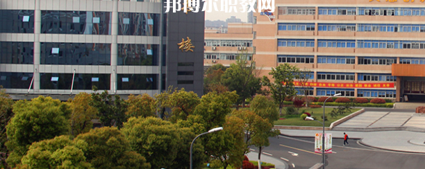 江蘇聯(lián)合職業(yè)技術(shù)學(xué)院無錫機(jī)電分院地址在哪里，哪個地區(qū)，哪個城市?