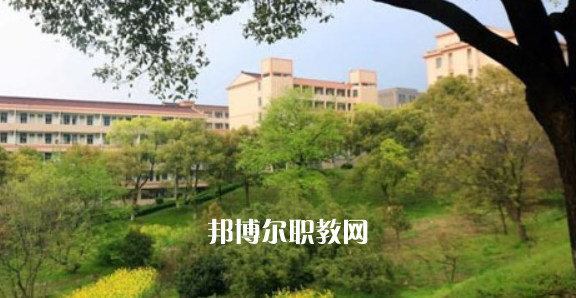 江蘇省宜興中等專業(yè)學校地址在哪里，哪個地區(qū)，哪個城市?