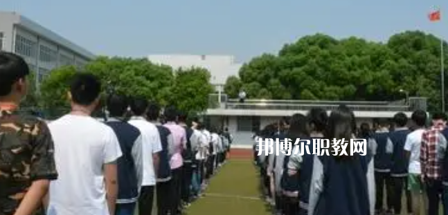 江蘇省錫山中等專業(yè)學校地址在哪里，哪個地區(qū)，哪個城市?