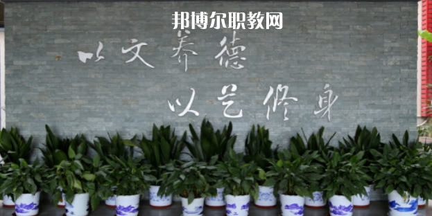 張家港市舞蹈學(xué)校地址在哪里，哪個(gè)地區(qū)，哪個(gè)城市?