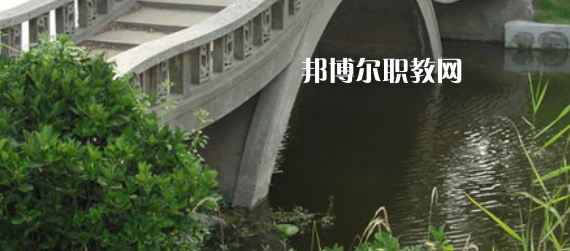淮安市洪澤區(qū)技工學(xué)校地址在哪里，哪個(gè)地區(qū)，哪個(gè)城市?