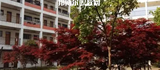 江蘇省寶應(yīng)中等專業(yè)學(xué)校地址在哪里，哪個(gè)地區(qū)，哪個(gè)城市?