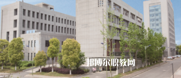 江蘇省邗江中等專業(yè)學校地址在哪里，哪個地區(qū)，哪個城市?