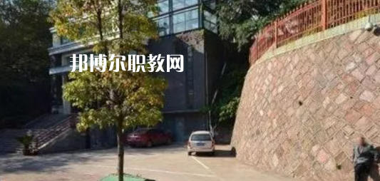 金華藝術(shù)學(xué)校地址在哪里，哪個(gè)地區(qū)，哪個(gè)城市?