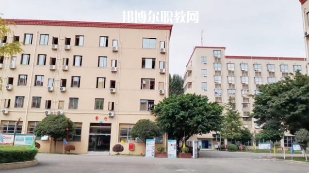 四川科華高級(jí)技工學(xué)校醫(yī)藥衛(wèi)生類對(duì)口高考班地址在哪里，哪個(gè)地區(qū)，哪個(gè)城市?