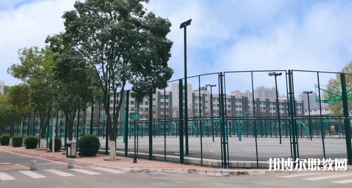 西安外事技工學(xué)校地址，乘車路線