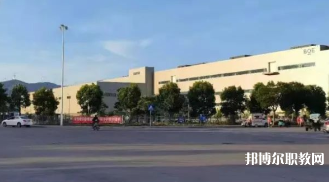 西安智能工業(yè)技工學(xué)校地址，乘車(chē)路線