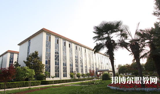 2023西安齊力鐵路技工學(xué)校招生計(jì)劃 招生人數(shù)是多少(附要求、條件、對(duì)象)