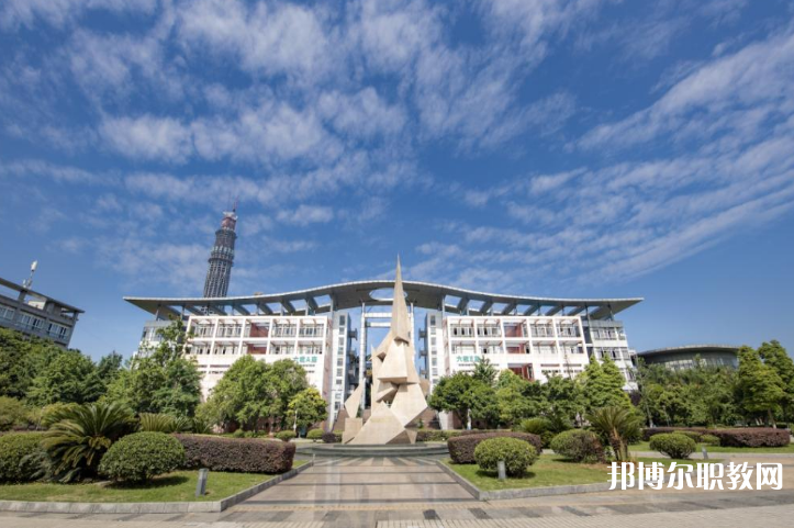 四川城市技師學(xué)院地址，乘車(chē)路線 