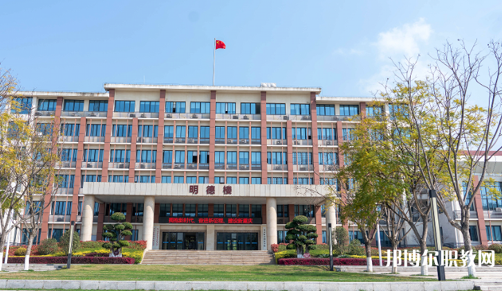 重慶2024年中專(zhuān)學(xué)校什么專(zhuān)業(yè)適合女生