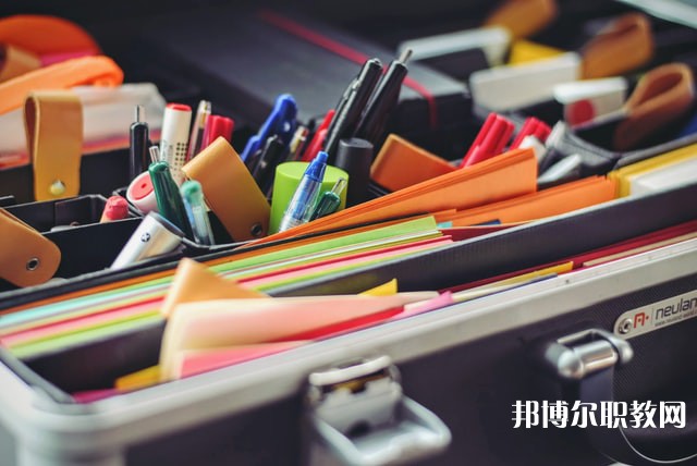 廣東哪里的中專學校能讀計算機應用與網(wǎng)絡技術(shù)專業(yè)