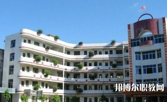 2024玉林市龍池職業(yè)技術(shù)學(xué)校招生計(jì)劃 招生人數(shù)是多少(附要求、條件、對(duì)象)