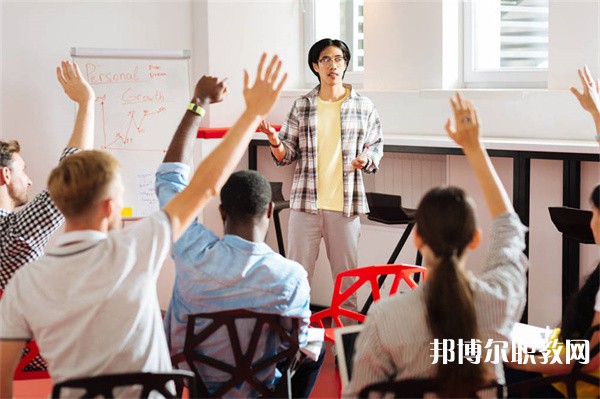 廣西哪里的中專學校能讀計算機平面設(shè)計專業(yè)