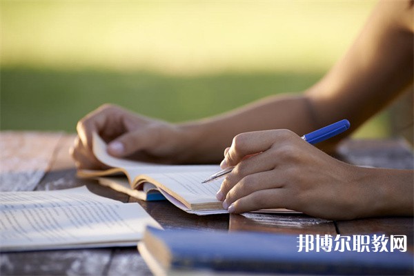 廣西哪里的中職學(xué)校能讀空調(diào)與制冷設(shè)備館修技術(shù)專(zhuān)業(yè)