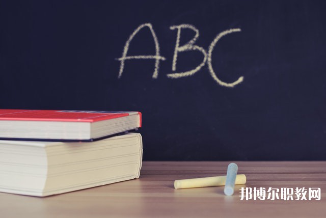 廣西哪里的中職學(xué)校能讀計算機(jī)應(yīng)用(平面、動畫設(shè)計)專業(yè)