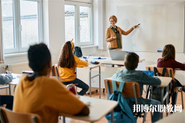 廣西哪里的中專學校能讀商務助理專業(yè)