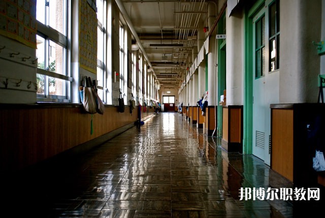 廣西哪里的中職學(xué)校能讀機(jī)械加工中心專(zhuān)業(yè)
