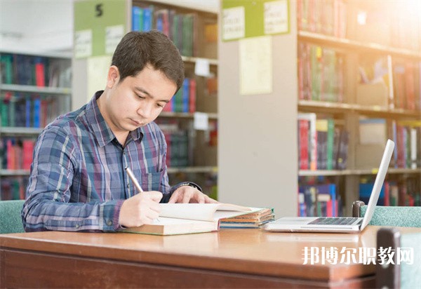 廣西哪里的中職學校能讀西式烹飪(西式面點)專業(yè)