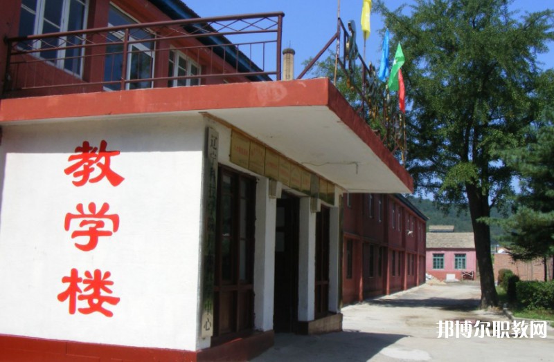 2024丹東市圣林中等職業(yè)技術(shù)專業(yè)學(xué)校招生計(jì)劃 招生人數(shù)是多少(附要求、條件、對(duì)象)