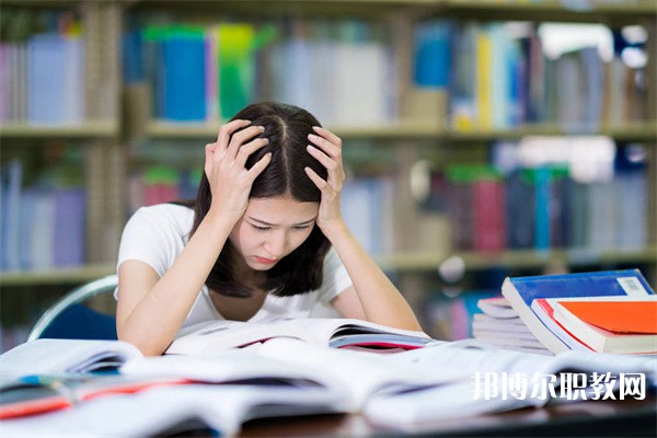 湖南哪里的中職學(xué)校能讀網(wǎng)頁(yè)設(shè)計(jì)專業(yè)