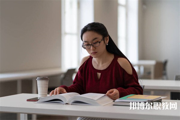 廣西哪里的中專學校能讀計算機及應用(辦公自動化)專業(yè)專業(yè)