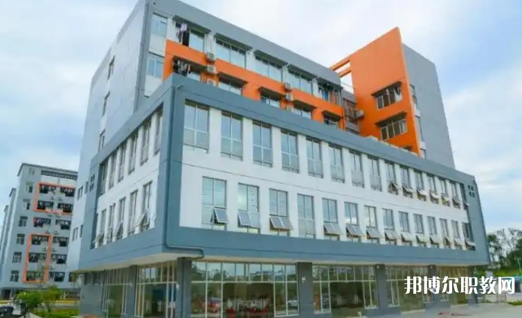 2025廣西新聞出版技工學(xué)校招生計(jì)劃 招生人數(shù)是多少(附要求、條件、對象)